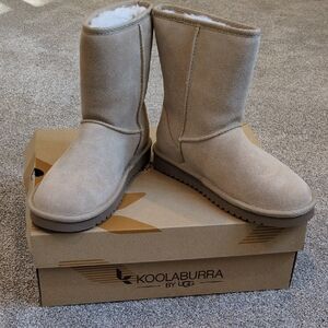 Koolaburra by UGG Tan Boots Women's size 5